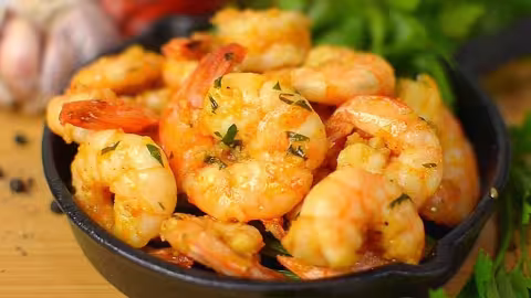 Recette : Crevettes sautées à l’ail