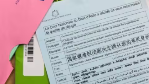 Contre de l’argent, deux agents français facilitaient l’accès au statut de réfugié à des sans-papiers