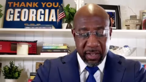 États-Unis : le démocrate Raphael Warnock remporte l’une des deux sénatoriales de Géorgie